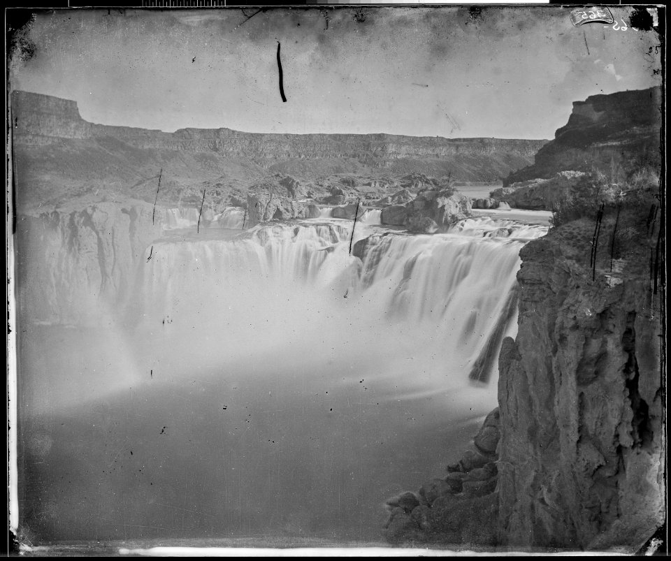SHOSHONE FALLS, SNAKE RIVER, IDAHO - NARA - 524316