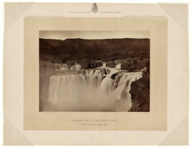 Shoshone Falls, Snake River, Idaho. Full lateral view-on upper level - T. H. O'Sullivan, phot. LCCN2007684845
