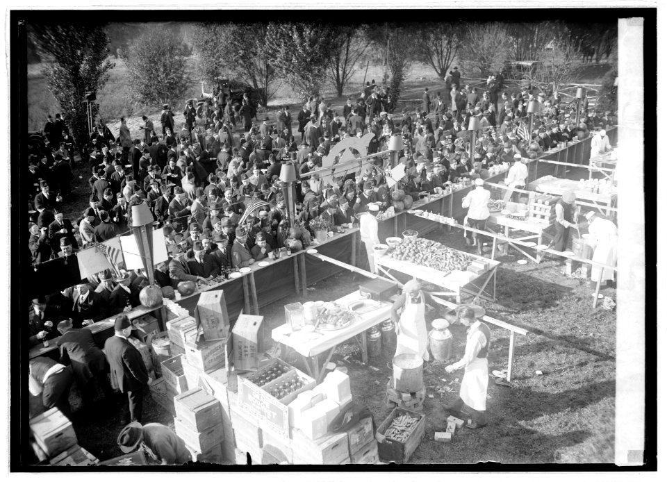 Shrine barbecue, 10-21-22 LCCN2016846804