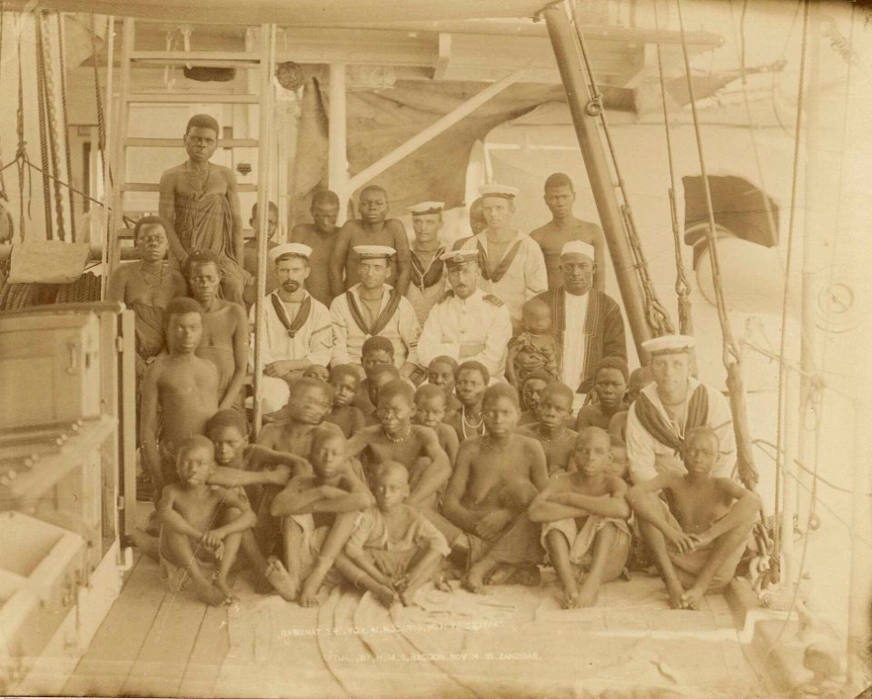 Showing 33 slaves captured by the boats of the 'Racoon' RMG E9086 (cropped)