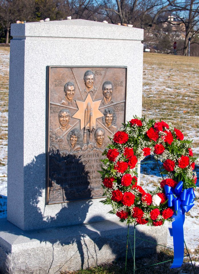 Shuttle Challenger wreath (16387315781)