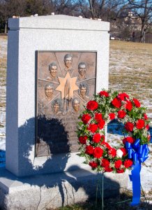 Shuttle Challenger wreath (16387315781)
