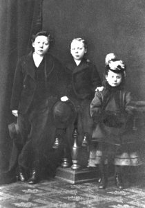 Siblings 1890 hg photo