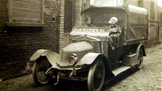 Siddeley-Deasy ambulance which saved over 200 people in two years, France, WWI (32169996071)