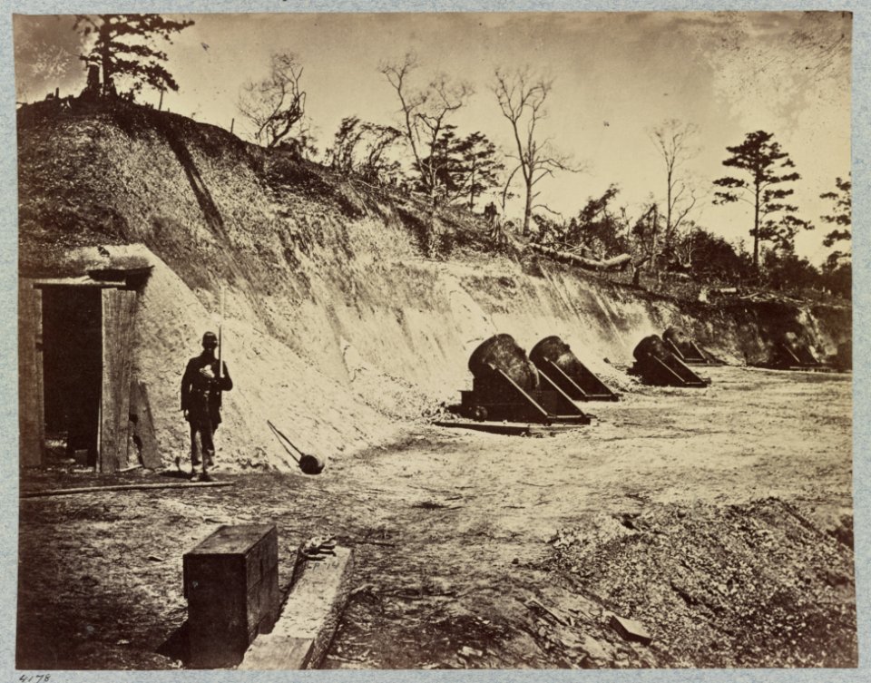 Siege of Yorktown, Va. Federal Battery No. 4 mounting ten 13 inch mortars LCCN2012646901