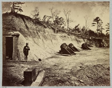 Siege of Yorktown, Va. Federal Battery No. 4 mounting ten 13 inch mortars LCCN2012646901