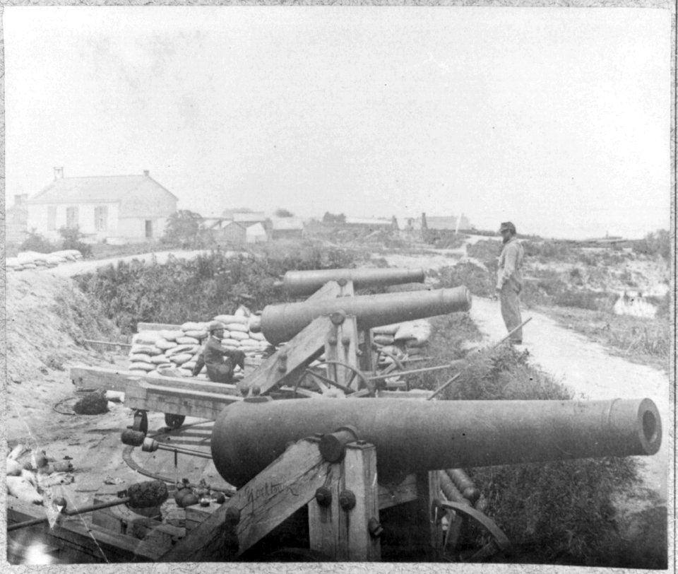 Siege of Yorktown, Va. Confederate Water Battery, Nelson Church in rear LCCN2003690296