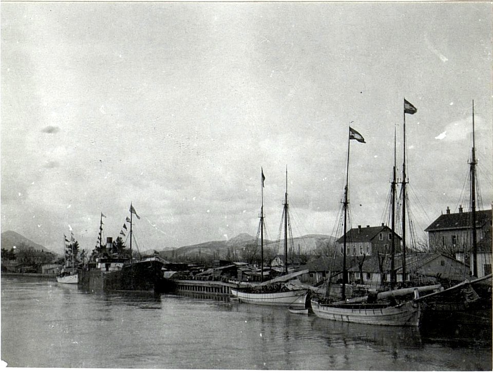Siegesfeier in Metkovic. Aufgenommen im März 1916. (BildID 15454770)