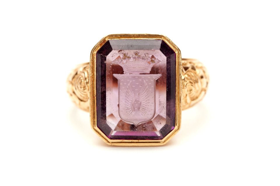 Sigillring av guld och ametist med Lilla Brahevapnet - Skoklosters slott - 92353