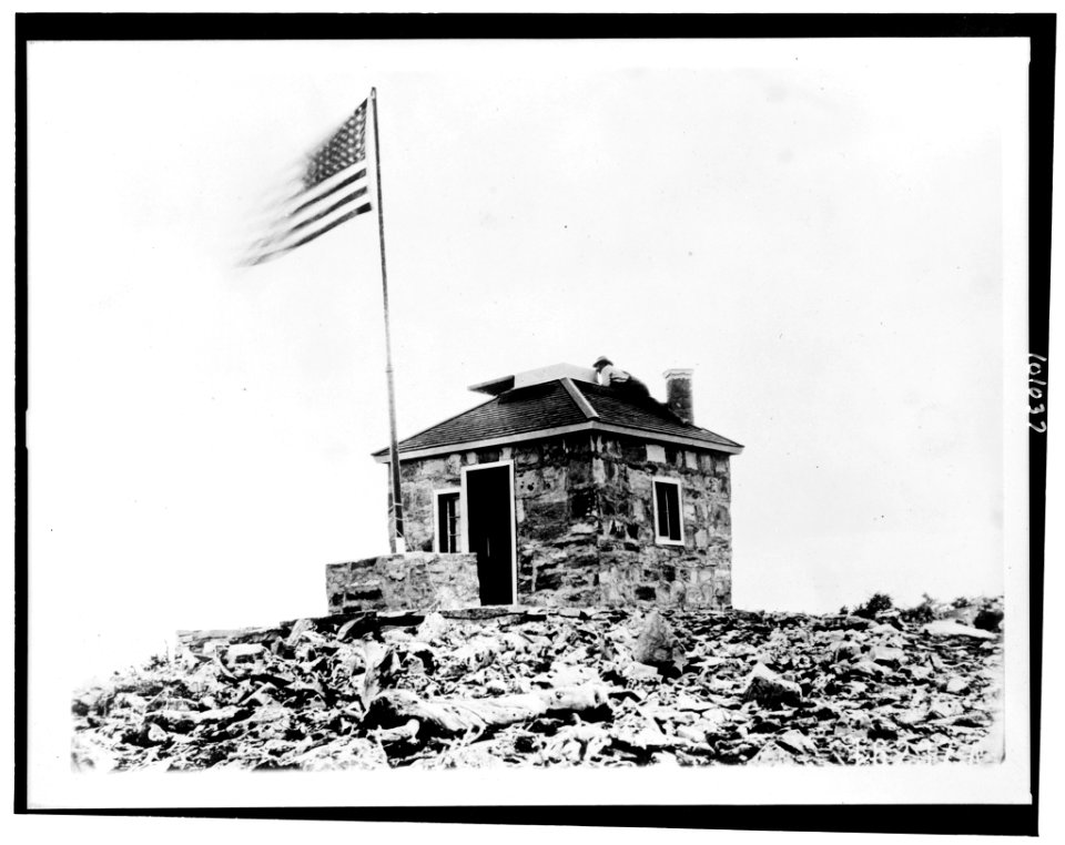 Signal station in Rocky Mountains-probably Rocky Mountain National Park LCCN90709620