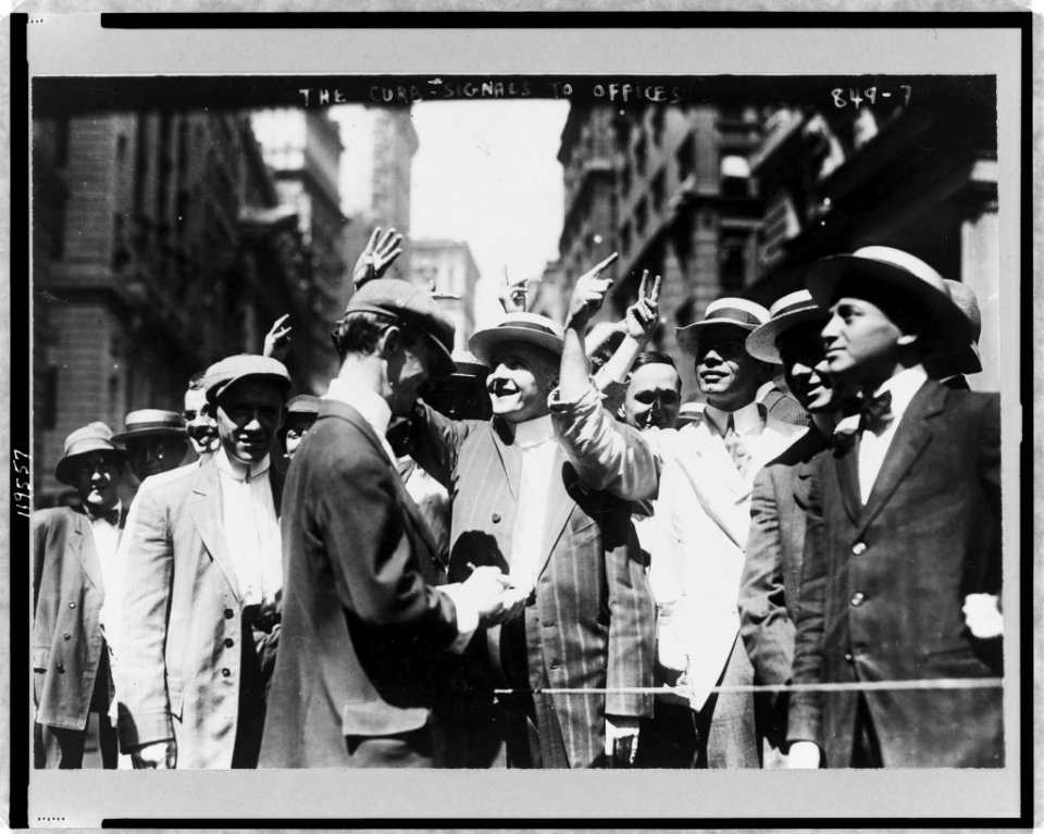 Signalling to offices, curb market, New York City LCCN97517154