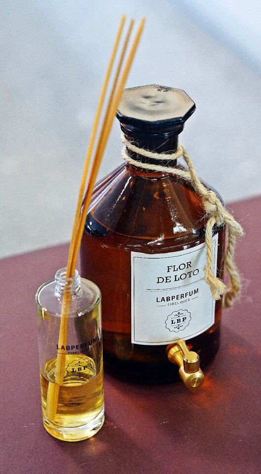 Scent smell aromatic
