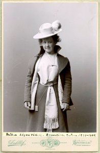 Signe Widell, porträtt - SMV - H9 035