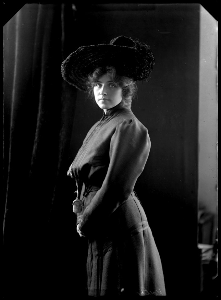 Signe Kolthoff, actor, undated portrait - SMV - GK053