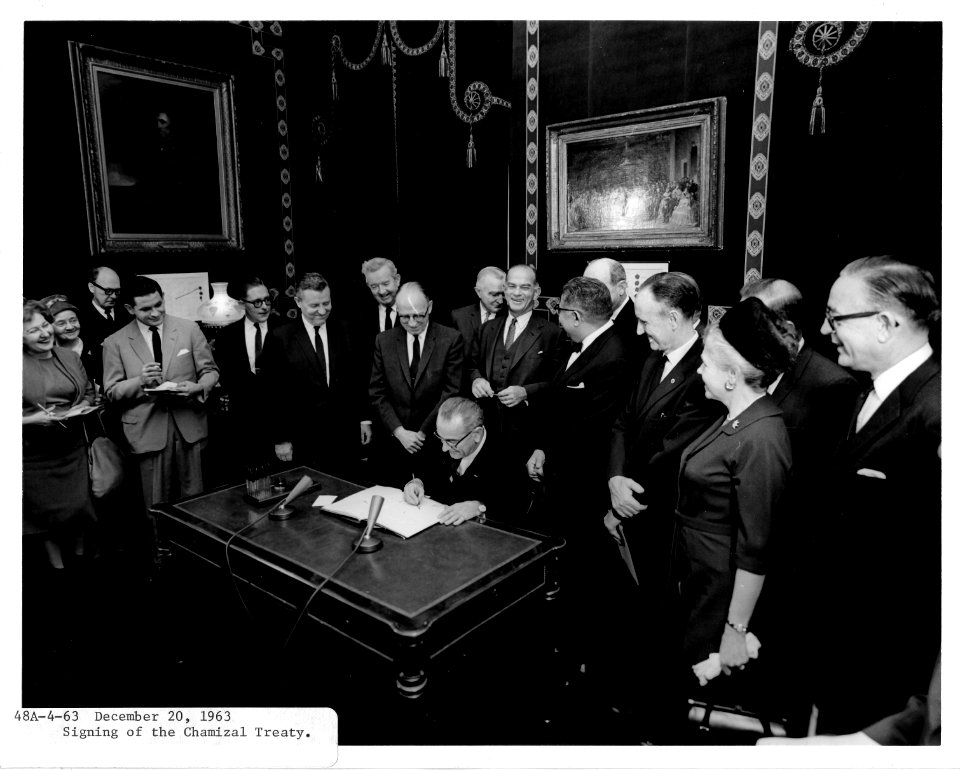 Signing chamizal treaty (3)