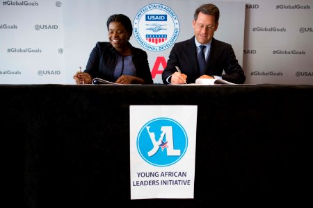Signing MOU to support African youth (29676618910)
