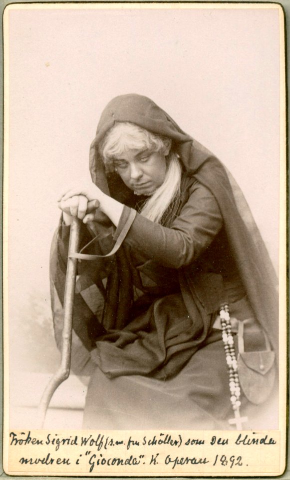 Sigrid Wolf, rollporträtt - SMV - H9 038