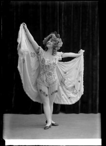 Sigrid Walleni, dancer - SMV - NV064