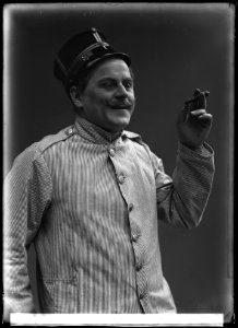 Sigurd Wallén as Arkadius Sifverspets in Småstadsfolk at Folkteatern 1910 - SMV - GV048