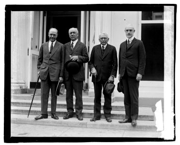 Silas H. Strawn, Jos. H (...), Sen. Kellogg, Jn. H. Fahey LOC npcc.05066