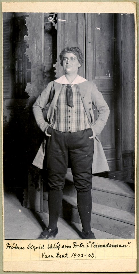 Sigrid Eklöf, rollporträtt - SMV - H8 157