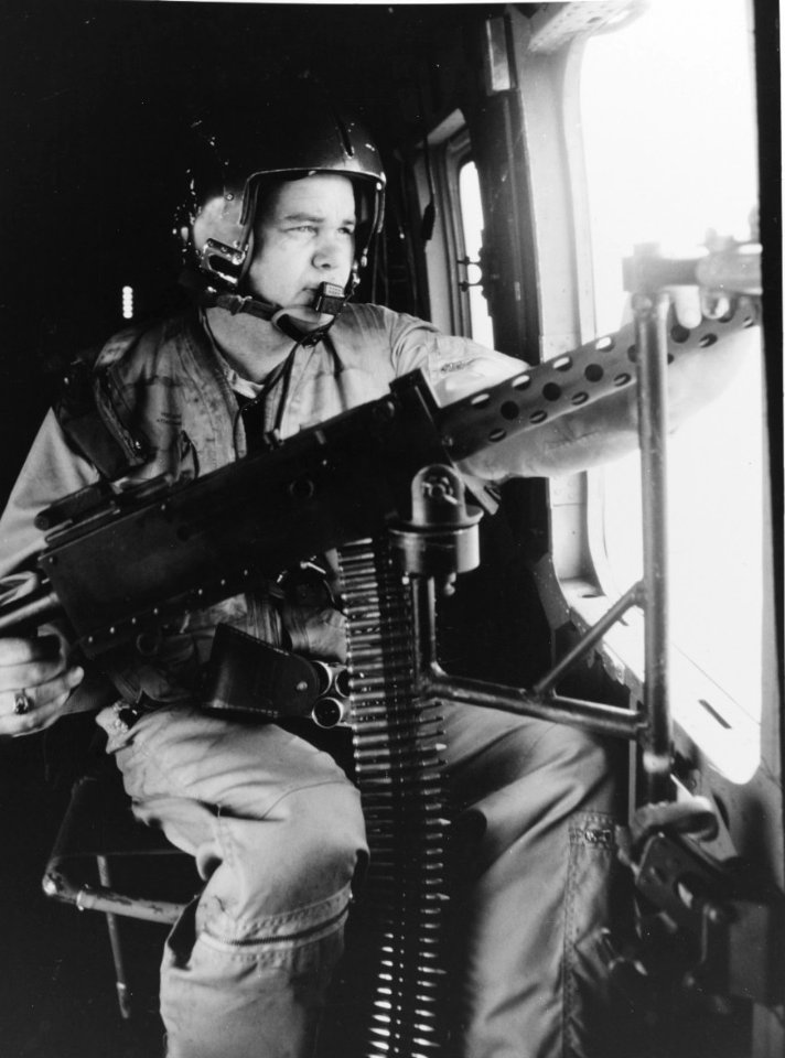 Sikosrky UH-34D waist gunner in Vietnam, 6 January 1967 (K-35679)