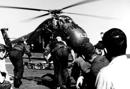 Sikorsky UH-34D of HMM-362 aboard USS Princeton (LPH-5), 25 March 1966 (K-31431)