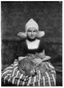 Silvester child with Buzzer the cat, portrait photograph LOC agc.7a13489