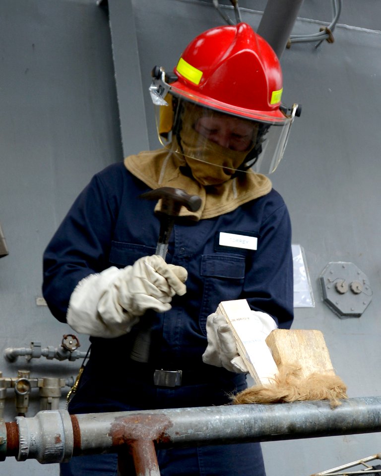 Simulated flooding drill 140303-N-HB951-140
