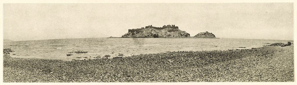 Sinaihalbinsel Ostseite, Insel Grêje oder Ǧezīret Farʻûn mit mittelalterlichem Kastell. 1914. LCCN2014648780