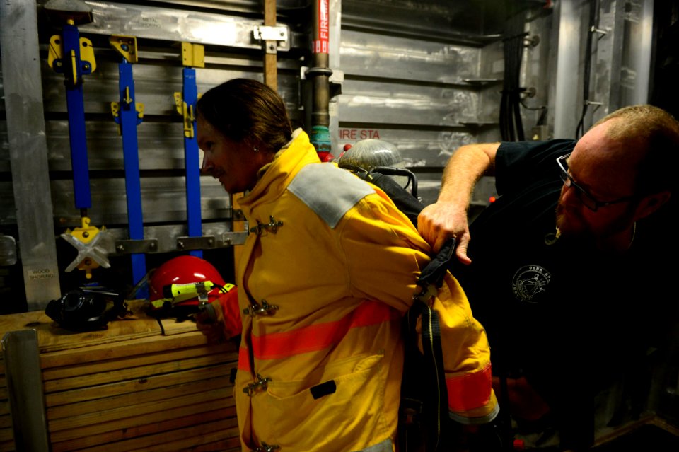 Simulated firefighting drill 150126-N-RB579-048