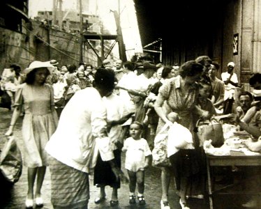 Singapore as women and children at port prepare for evacuation before Japanese invasion (24545025845)