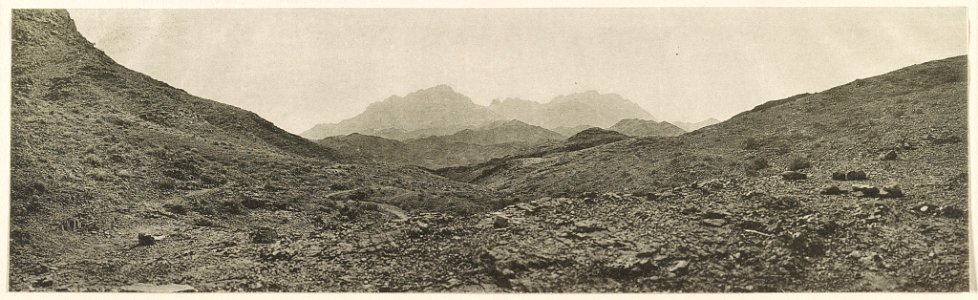 Sinaihalbinsel Westseite, Gebirge Serbâl von Osten. 2300 m hoch. 1910. LCCN2014648791