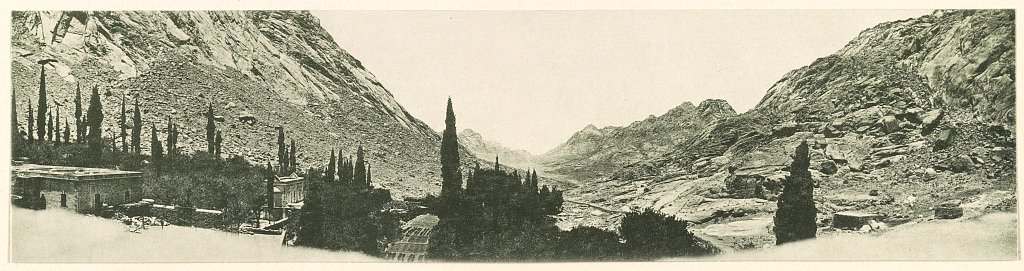 Sinaikloster Klostergarten. Im Hintergrunde die Ebene er Râḥa. 1910. LCCN2014648786