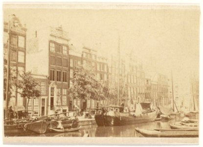 Singel 16-40 enz vrnl gezien naar de hoek van de Brouwersgracht Half-stereofoto 010003001282
