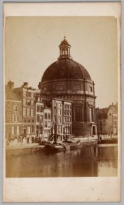 Singel 1-11 gezien naar Ronde Lutherse Kerk Afmetingen carte-de-visite 106x63 mm Aangeschaft op 14 april 1870 10003 25643