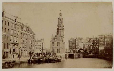 Singel Bij het Muntplein In oostelijke richting gezien naar de munttoren OSIM00002004760