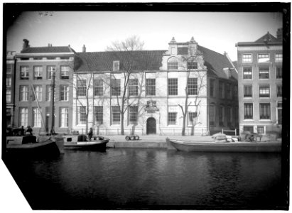 Singel 451-455 Op nummer 453 het Stedelijk Gymnasium, met daarnaast de ingang van het Derde Klooster Oorspronkelijke B00000031322