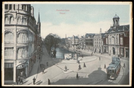Singel met op de voorgrond het Koningsplein. Rechts op nr. 425 de Sint Catharinakerk. Uitgave Weenenk & Snel, Den Haag, Afb PBKD00284000022