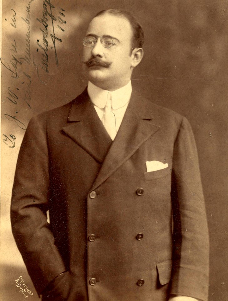 Singer Emilo De Gorgoza (SAYRE 22727)
