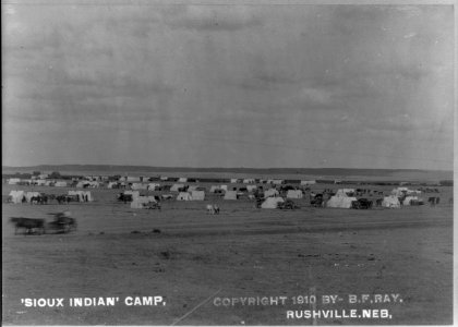 Sioux Indian camp LCCN2007681678