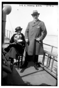 Sir A. Geddes & wife LCCN2014710447