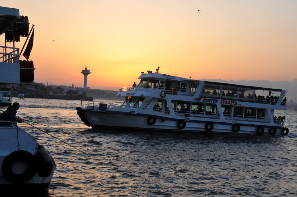 Sunset throat marine engine
