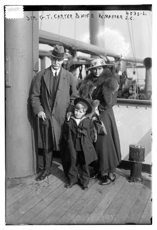 Sir G.T. Carter & wife & Master J.C. LCCN2014703054