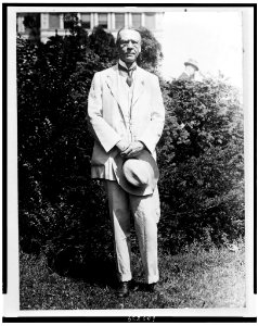 Sir William Pope at Columbia University) - photo by Underwood & Underwood, N.Y LCCN92512538