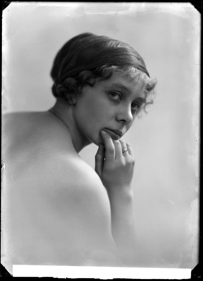 Siri Österholm, ballet dancer, portrait 1915 - SMV - GÖ005
