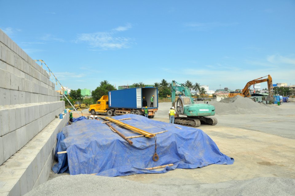 Site construction at the Environmental Remediation of Dioxin Contamination at Danang Airport (8680008725)