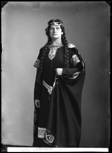 Siri Hård af Segerstad in Kämparne på Helgeland at Svenska teatern 1911 - SMV - GH178