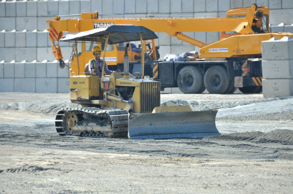 Site construction at the Environmental Remediation of Dioxin Contamination at Danang Airport (8679974455)
