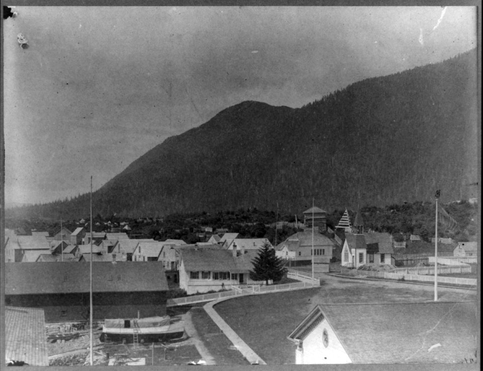 Sitka, Alaska- Base station and Mr. Morse's observatory LCCN2017645090